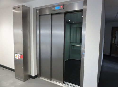 Do and Don'ts When Stuck in an Elevator in Pakistan